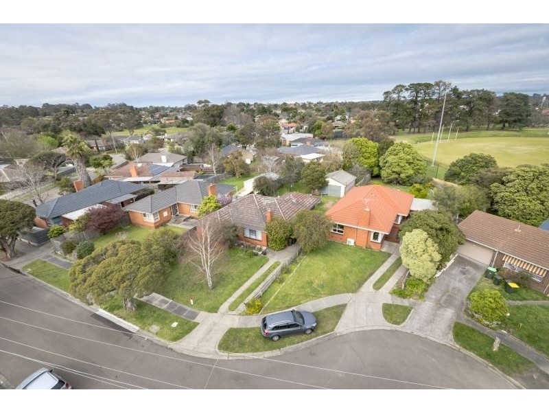 27 Glenelg Avenue, Frankston VIC 3199