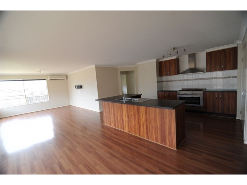 28 Emerald Rise, Skye VIC 3977