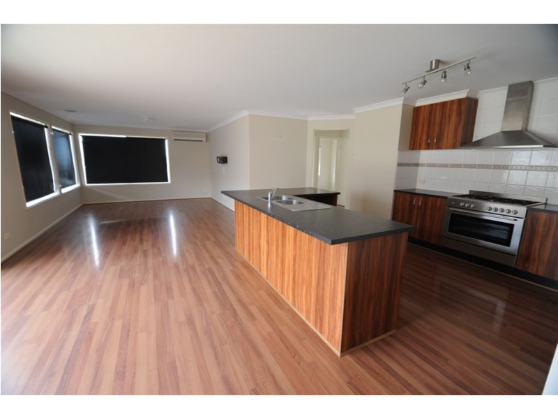 28 Emerald Rise, Skye VIC 3977
