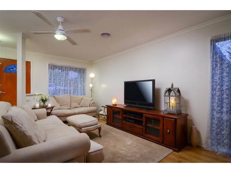 16 Rodney Court, Skye VIC 3977