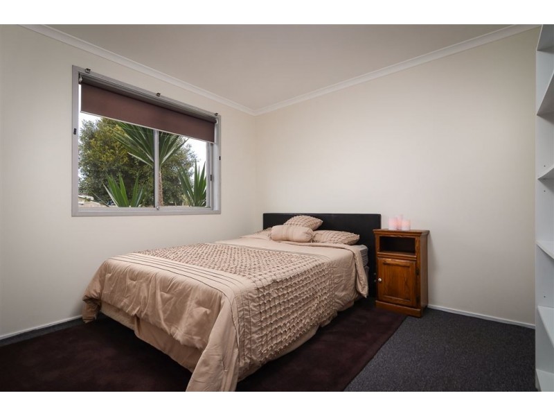 16 Rodney Court, Skye VIC 3977
