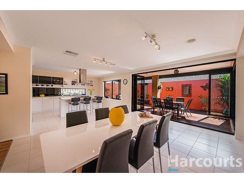 14 Trafford Road, Carrum Downs VIC 3201