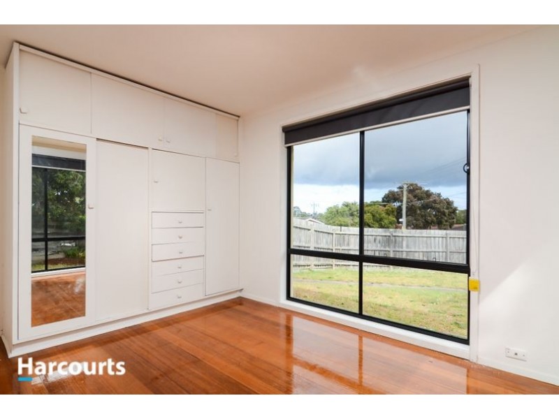 8 Honeysuckle Street, Frankston North VIC 3200