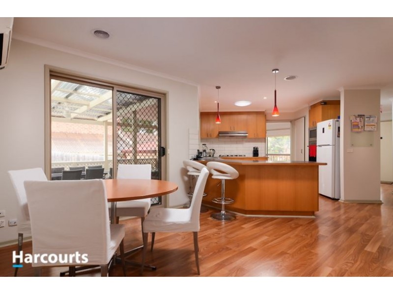 38 Oakwood Drive, Carrum Downs VIC 3201