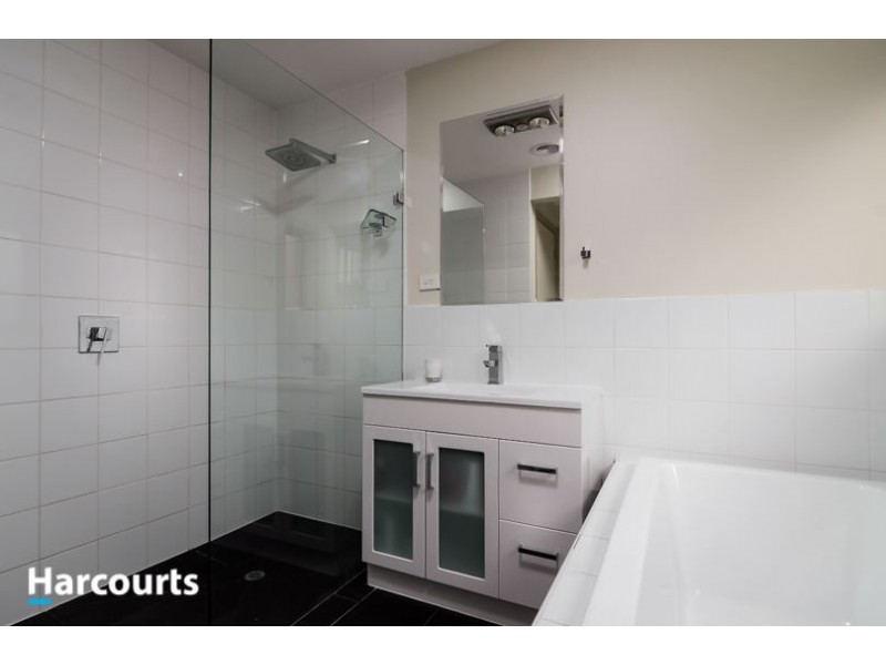 38 Oakwood Drive, Carrum Downs VIC 3201