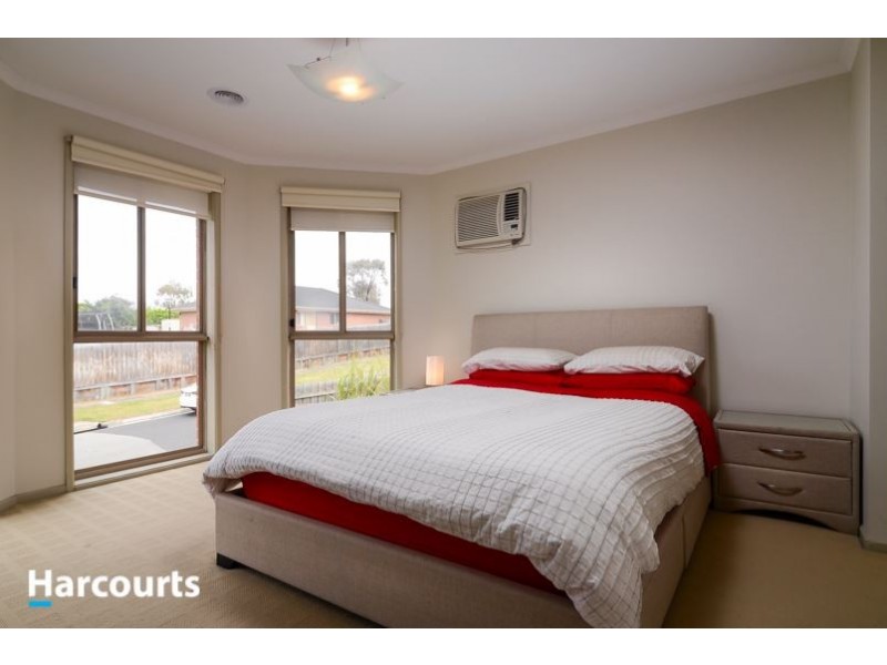 38 Oakwood Drive, Carrum Downs VIC 3201