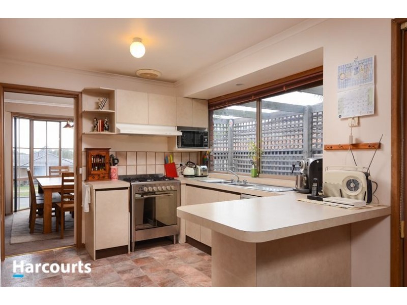 34 Luscombe Avenue, Carrum Downs VIC 3201