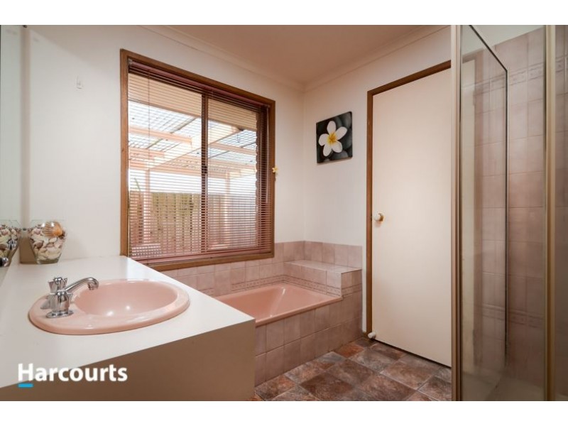 34 Luscombe Avenue, Carrum Downs VIC 3201
