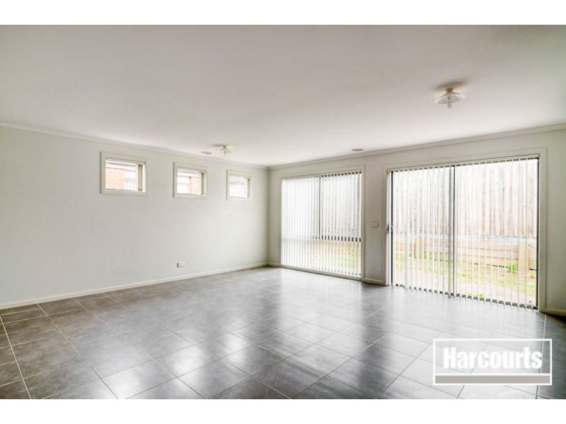 87 Diamond Parade, Skye VIC 3977