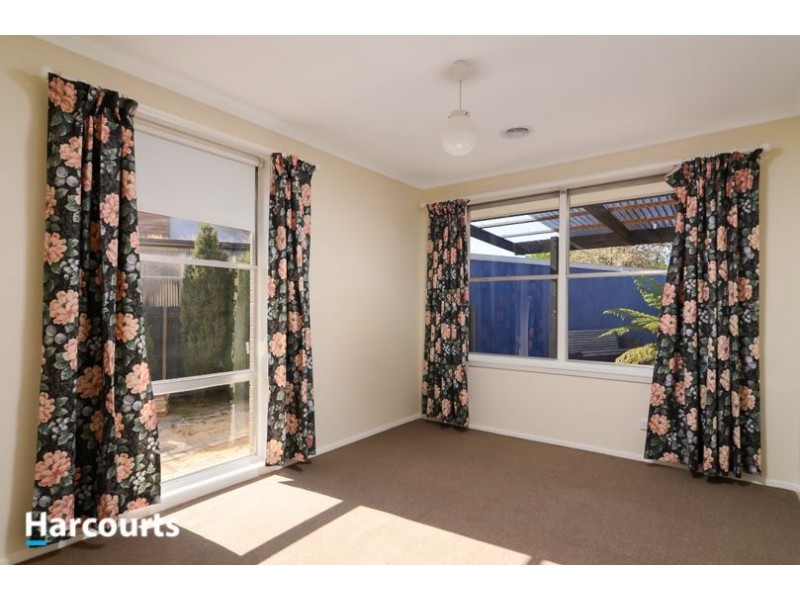 1 Bouvardia Crescent, Frankston North VIC 3200