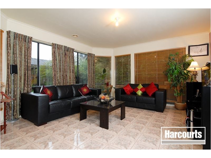 4 Hooper Drive, Skye VIC 3977