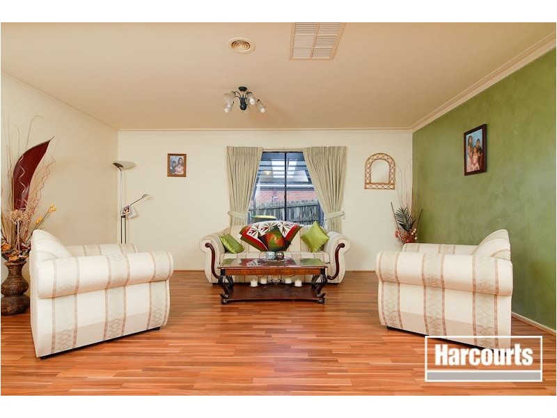 4 Hooper Drive, Skye VIC 3977