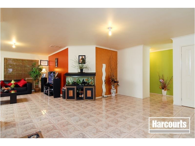 4 Hooper Drive, Skye VIC 3977