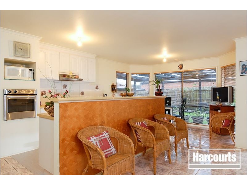 4 Hooper Drive, Skye VIC 3977