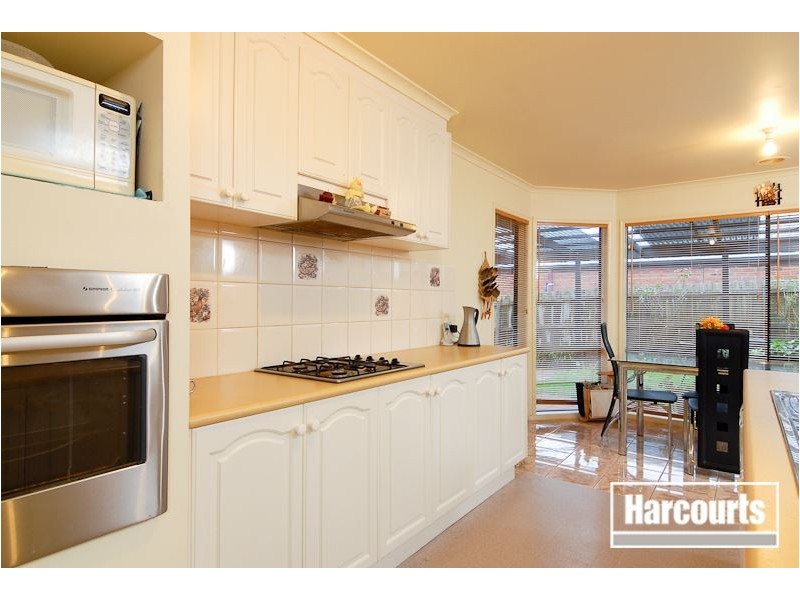 4 Hooper Drive, Skye VIC 3977