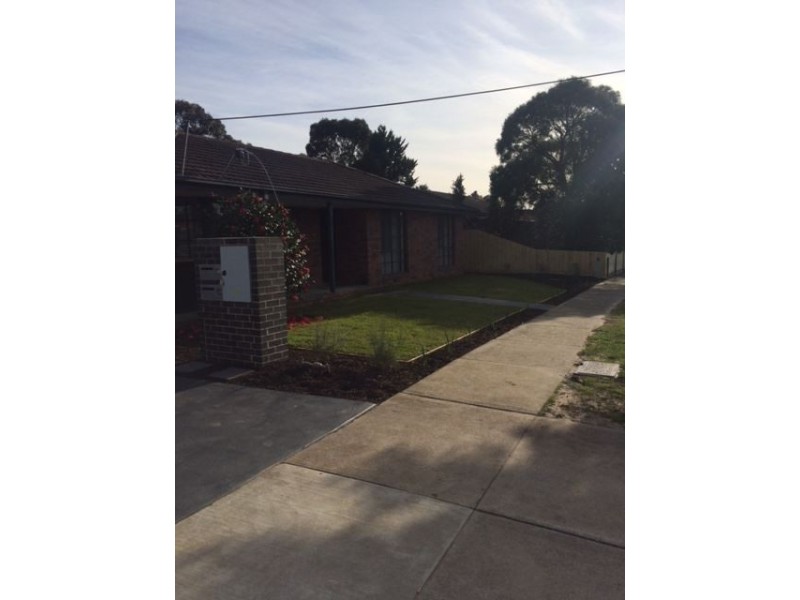 27 Greenwood Drive, Carrum Downs VIC 3201