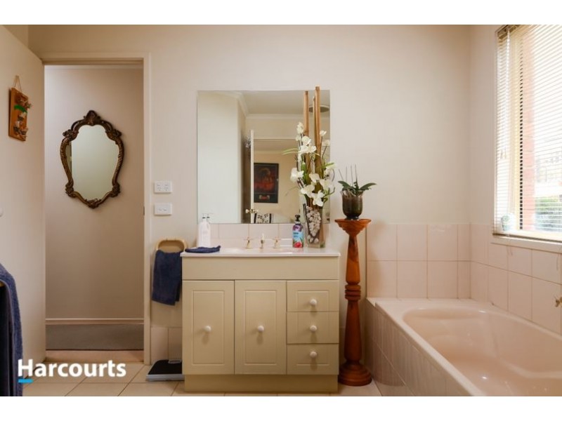 2 Sunrise Court, Carrum Downs VIC 3201