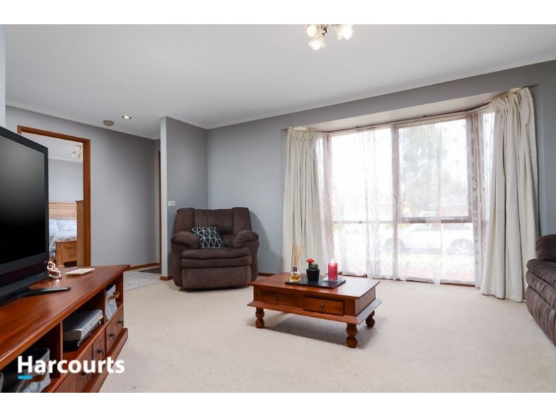 4 Greenslopes Drive, Carrum Downs VIC 3201