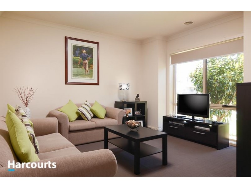 34 Lats Avenue, Carrum Downs VIC 3201