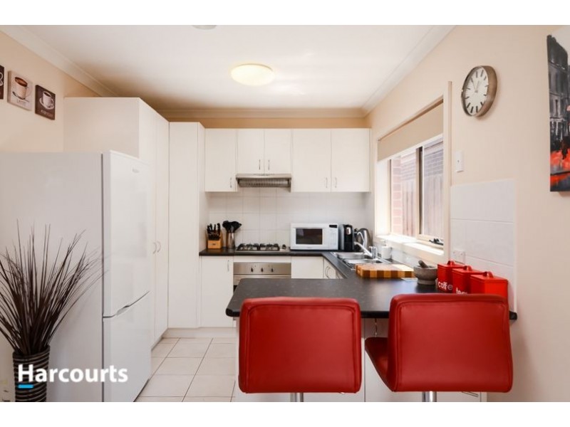 34 Lats Avenue, Carrum Downs VIC 3201
