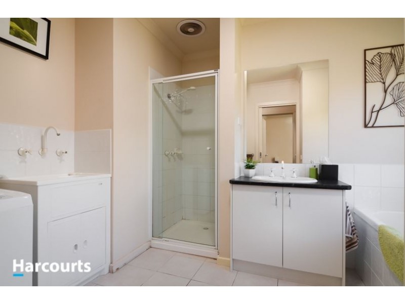 34 Lats Avenue, Carrum Downs VIC 3201