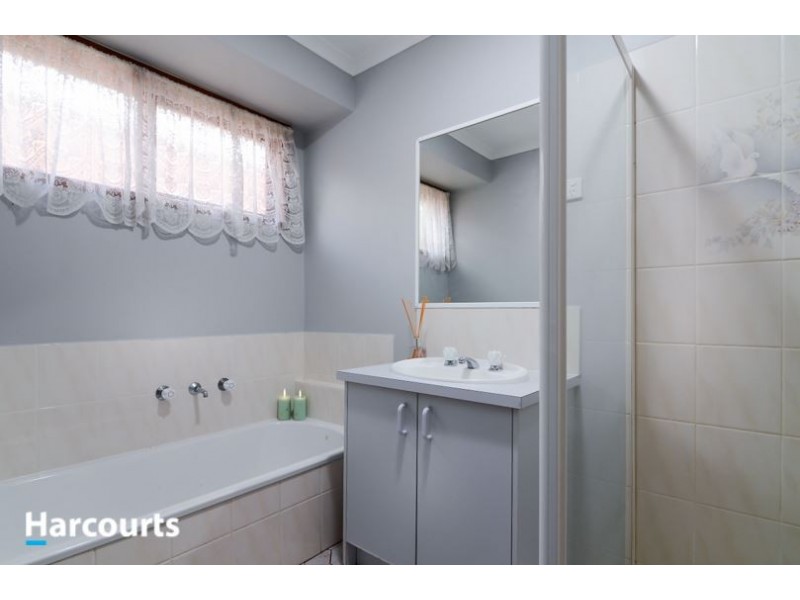 4 Greenslopes Drive, Carrum Downs VIC 3201