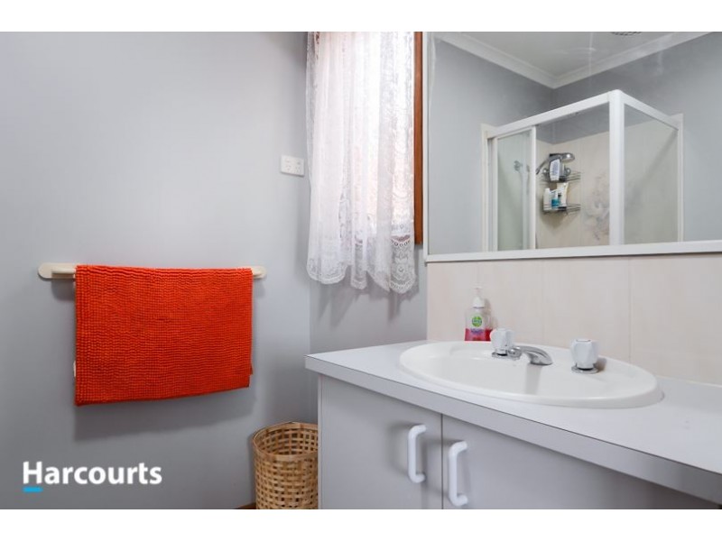 4 Greenslopes Drive, Carrum Downs VIC 3201