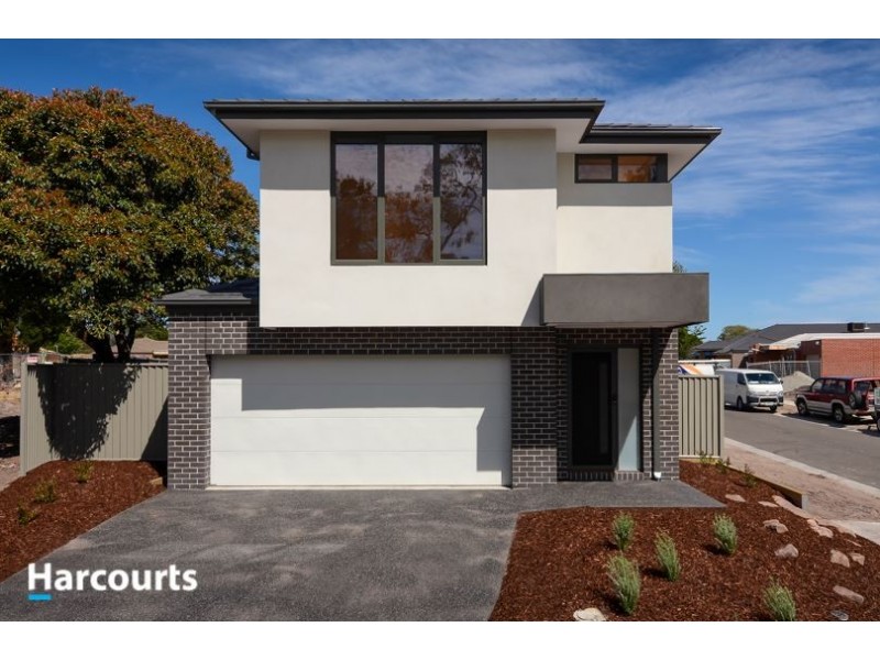 13 Coles Parkway, Carrum Downs VIC 3201