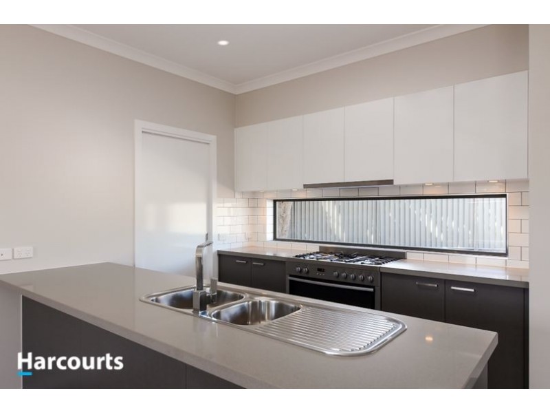 13 Coles Parkway, Carrum Downs VIC 3201