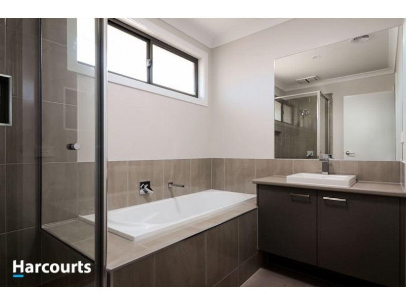 13 Coles Parkway, Carrum Downs VIC 3201