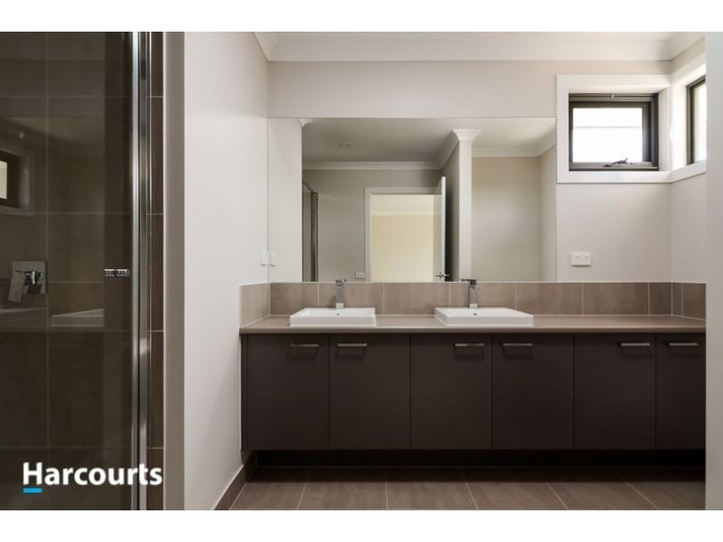 13 Coles Parkway, Carrum Downs VIC 3201