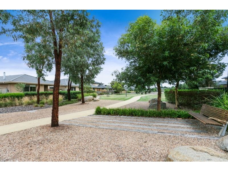 17 Warrego Circuit, Sandhurst VIC 3977