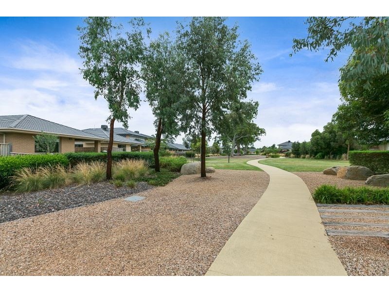 17 Warrego Circuit, Sandhurst VIC 3977