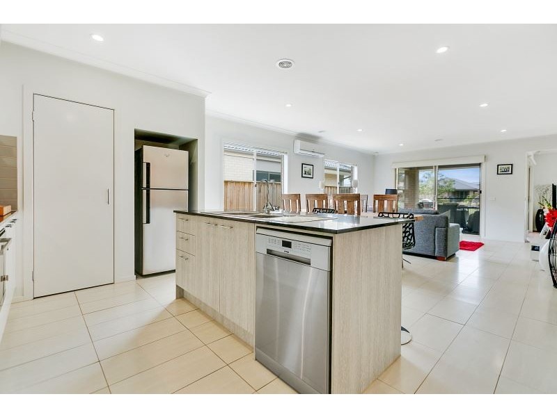 17 Warrego Circuit, Sandhurst VIC 3977