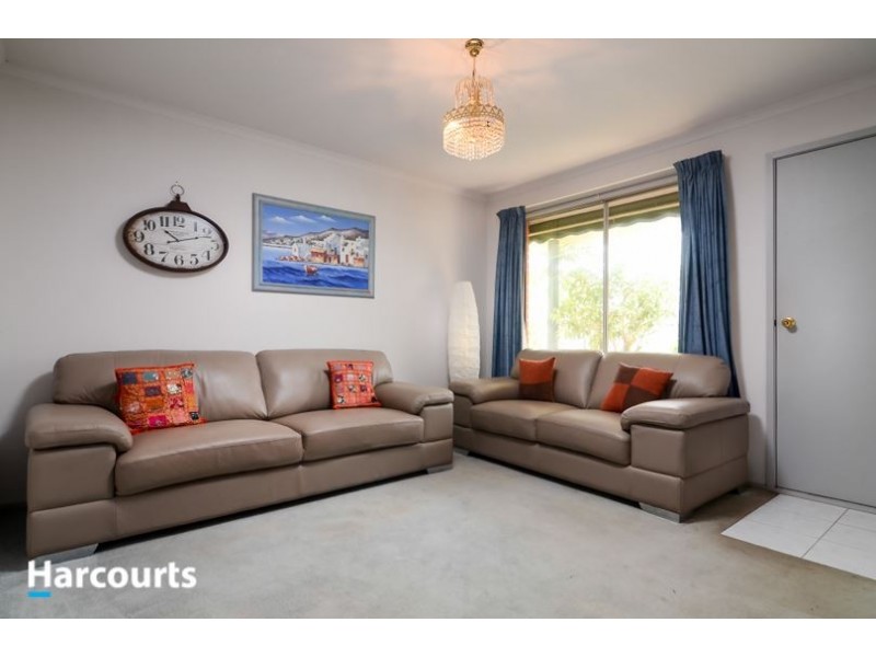 2 Laurel Crescent, Carrum Downs VIC 3201