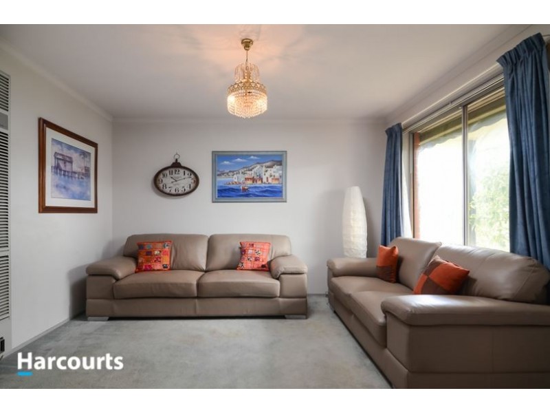 2 Laurel Crescent, Carrum Downs VIC 3201