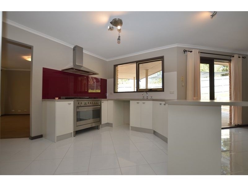 5 Hutchins Way, Skye VIC 3977