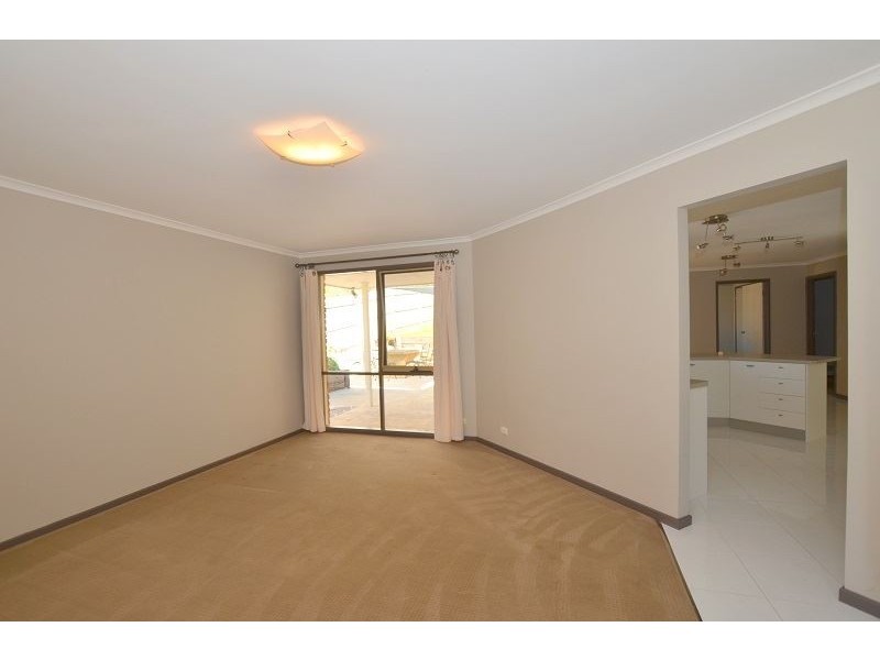 5 Hutchins Way, Skye VIC 3977