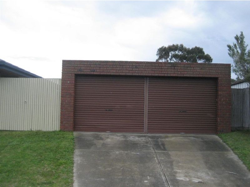 17 Quarrion Drive, Carrum Downs VIC 3201