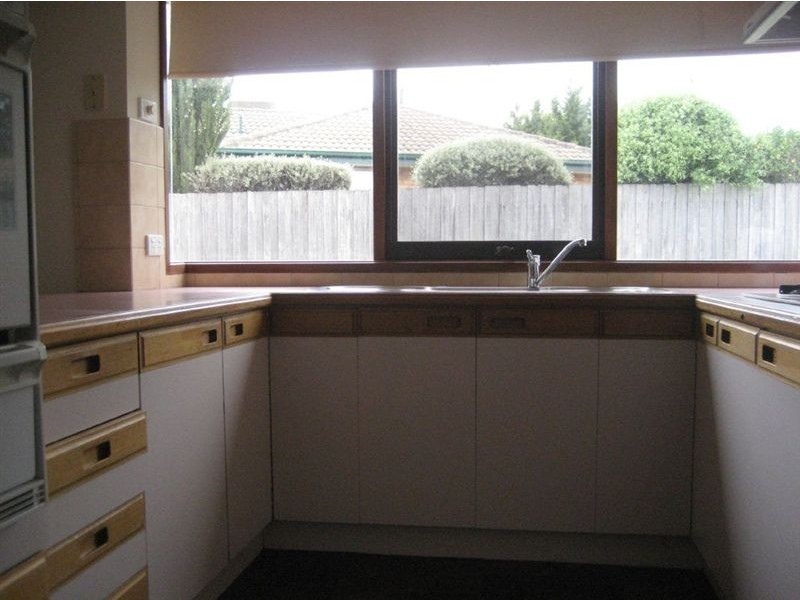 17 Quarrion Drive, Carrum Downs VIC 3201