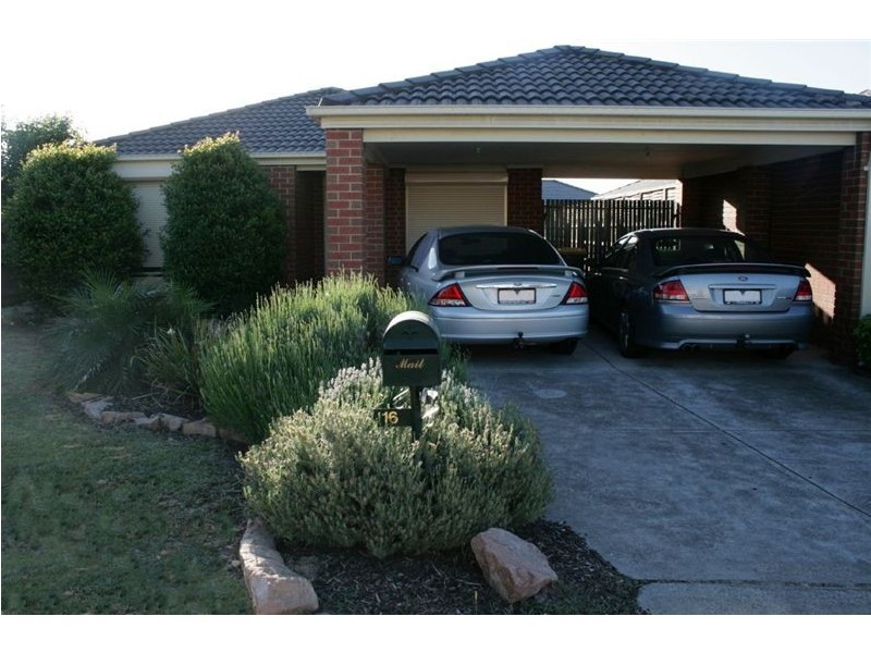 16 Elstar Drive, Carrum Downs VIC 3201