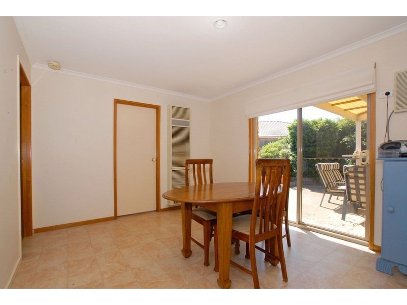 11 Laurel Crescent, Carrum Downs VIC 3201