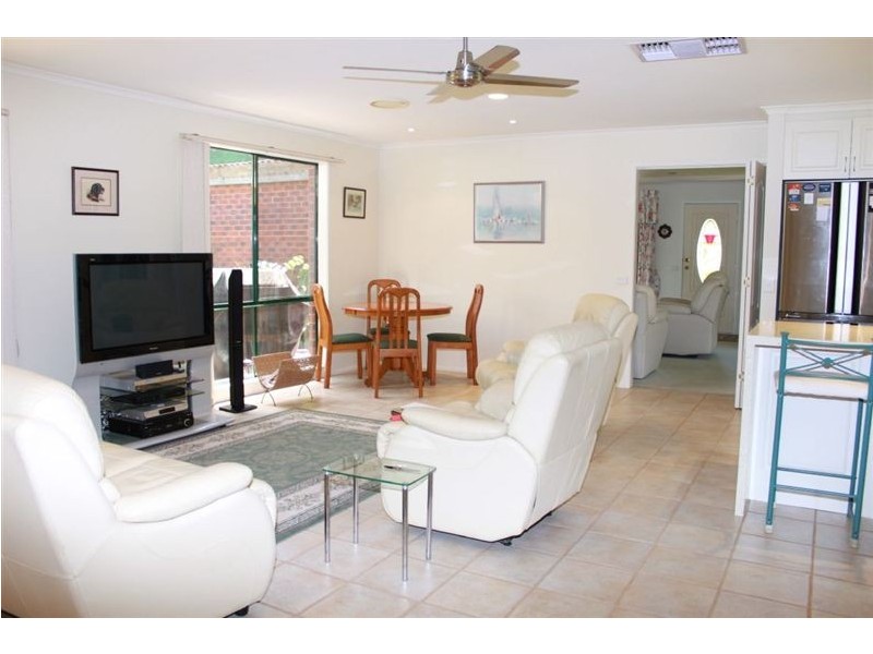 40 Redgum Avenue, Carrum Downs VIC 3201