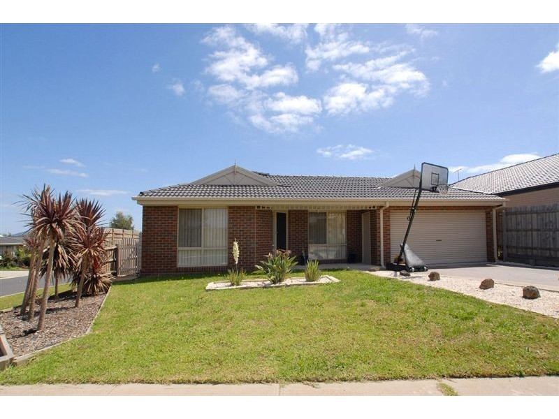 26 Venezia Way, Skye VIC 3977