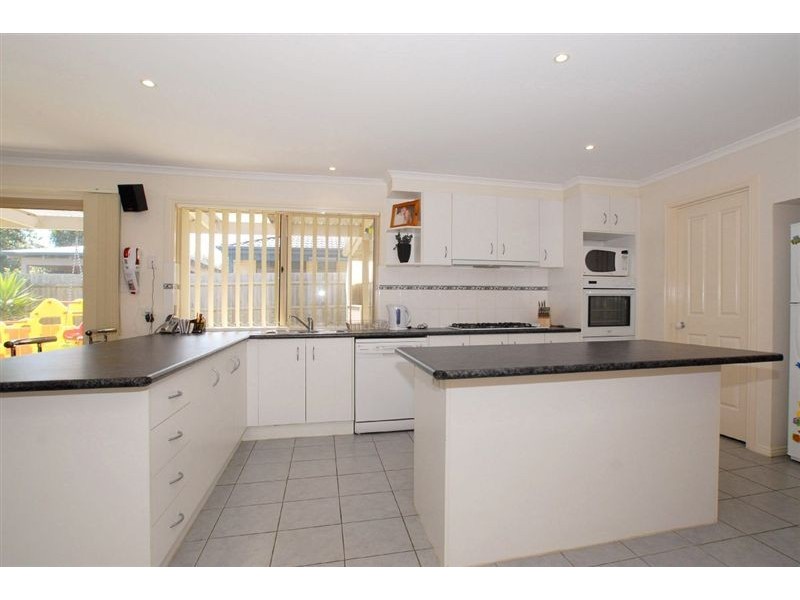 26 Venezia Way, Skye VIC 3977