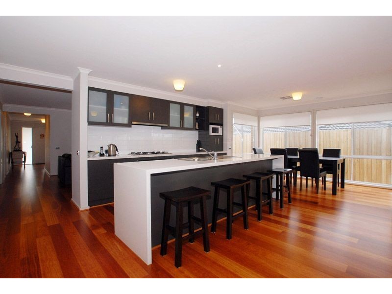 10 Madisson Crescent, Carrum Downs VIC 3201