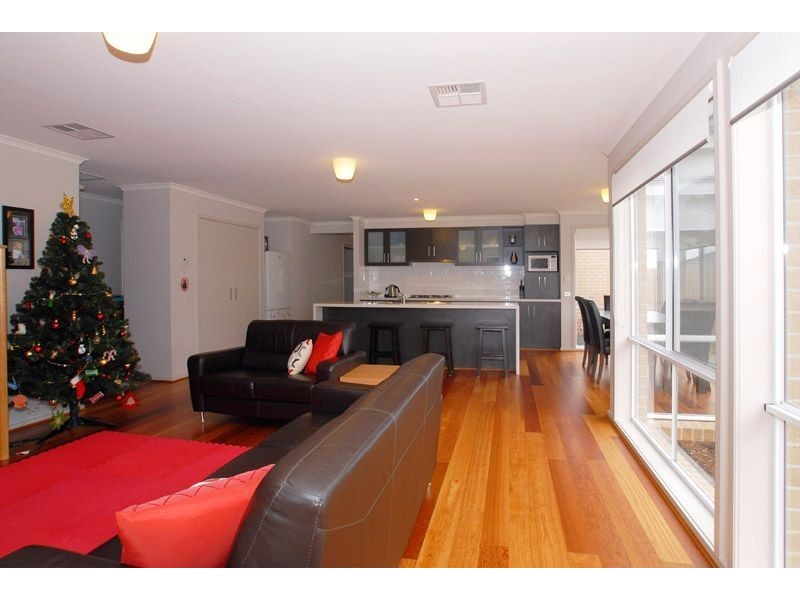 10 Madisson Crescent, Carrum Downs VIC 3201