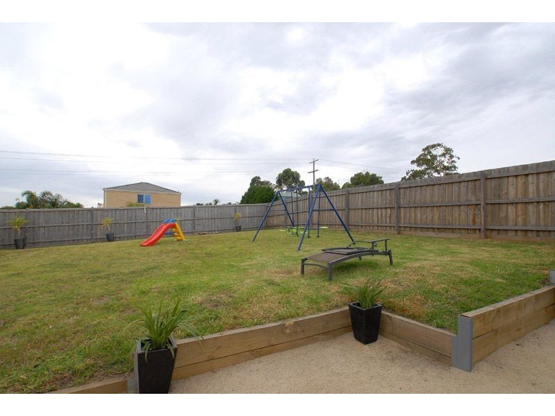 10 Madisson Crescent, Carrum Downs VIC 3201