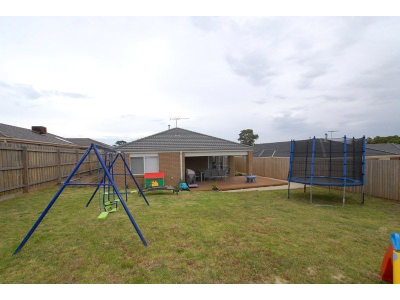 10 Madisson Crescent, Carrum Downs VIC 3201