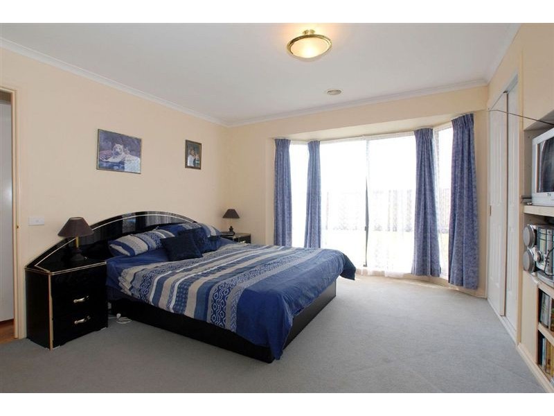 4 Lisa Beth Mews, Skye VIC 3977